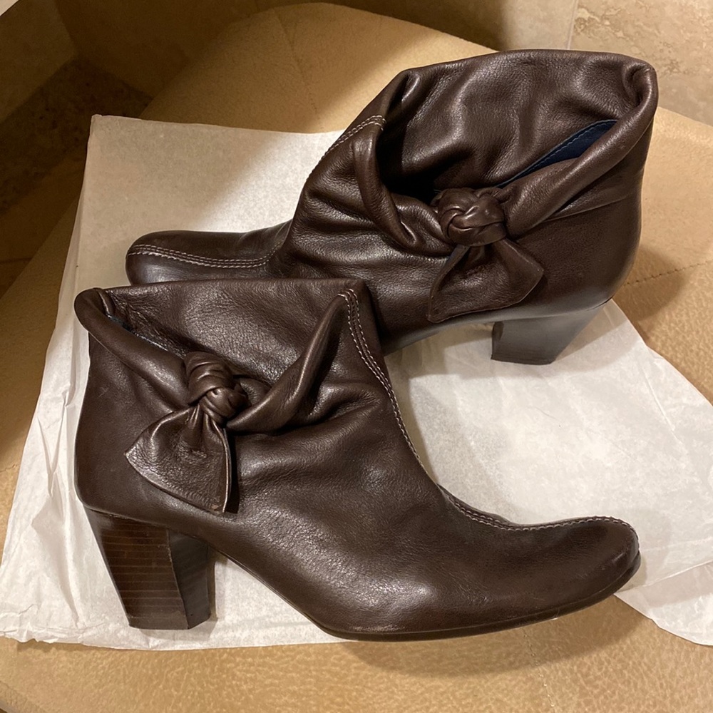 soft spanish leather. chocolate size 35